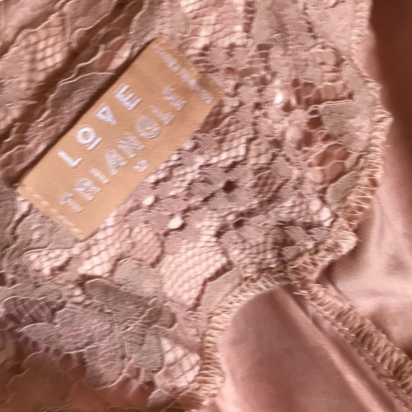 NWOT Lace trench dress with silky belt - Picture 6 of 6